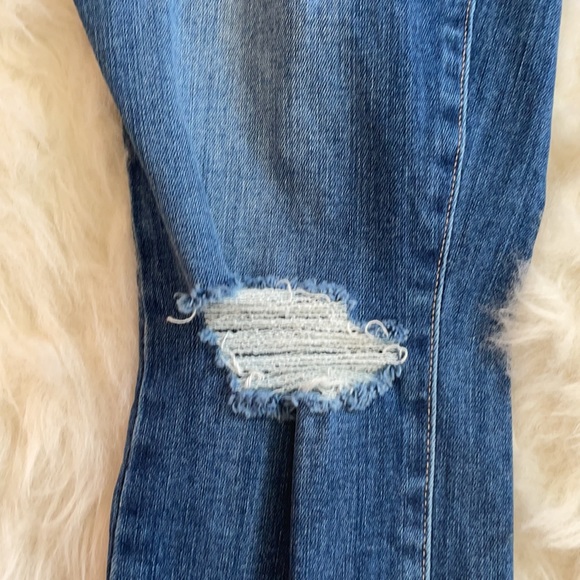 New Paige Denim Destroyed Jeans size 29. - Picture 8 of 9